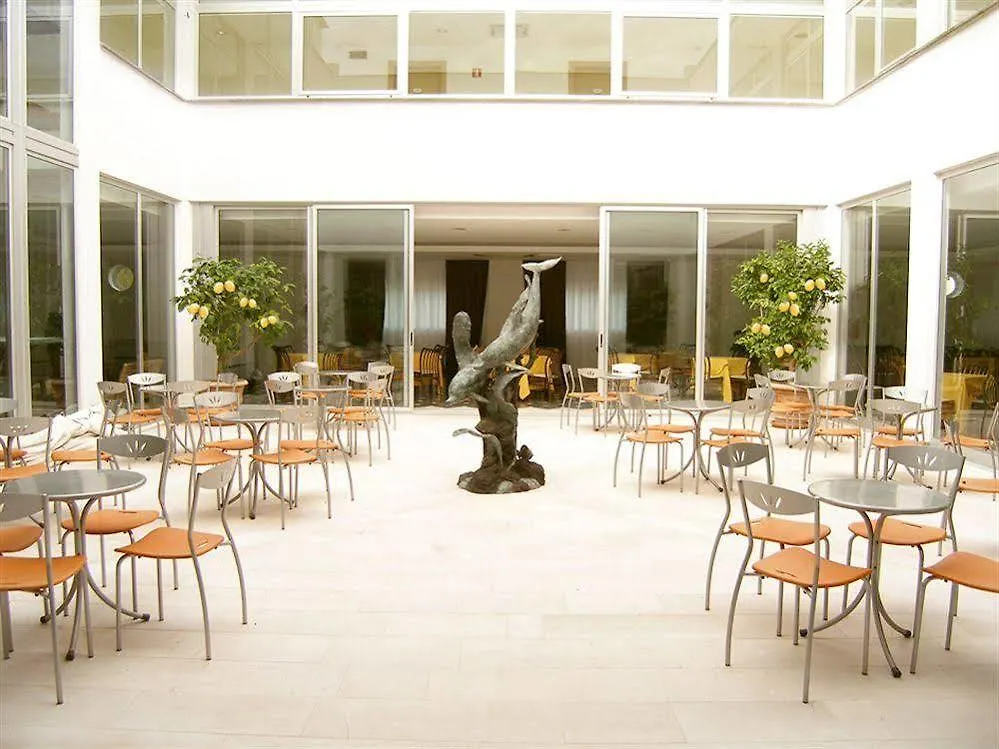 Ca' Del Moro Hotel Lido di Venezia 3*,  Italy