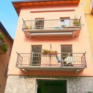 Della Contrada Bed & Breakfast Varenna